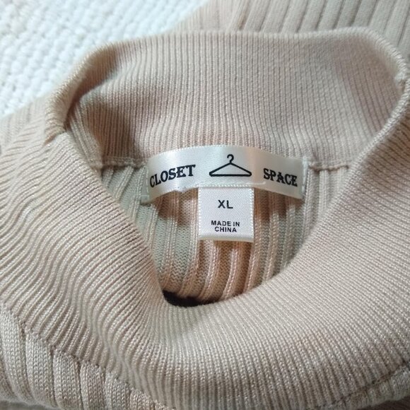 NWOT Closet Space XL cream-beige ribbed mock neck tank - Picture 3 of 8